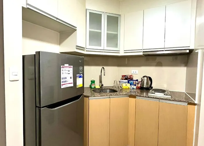 At 81 Newport Boulevard Near Naia With Free Access To Amenities Up To 2 Pax * Manila