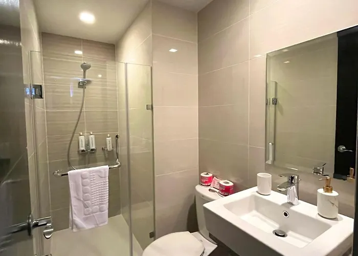 At 81 Newport Boulevard Near Naia With Free Access To Amenities Up To 2 Pax Apartment Manila