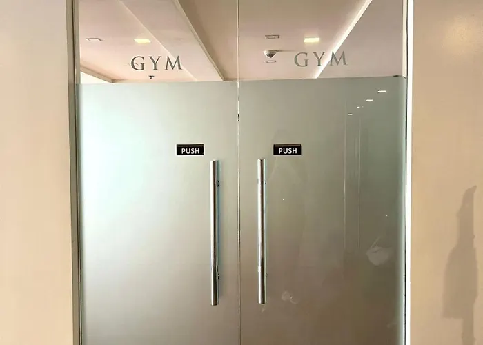 At 81 Newport Boulevard Near Naia With Free Access To Amenities Up To 2 Pax *